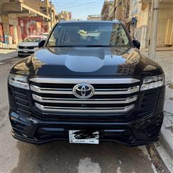 تۆیۆتا لاند کروزەر